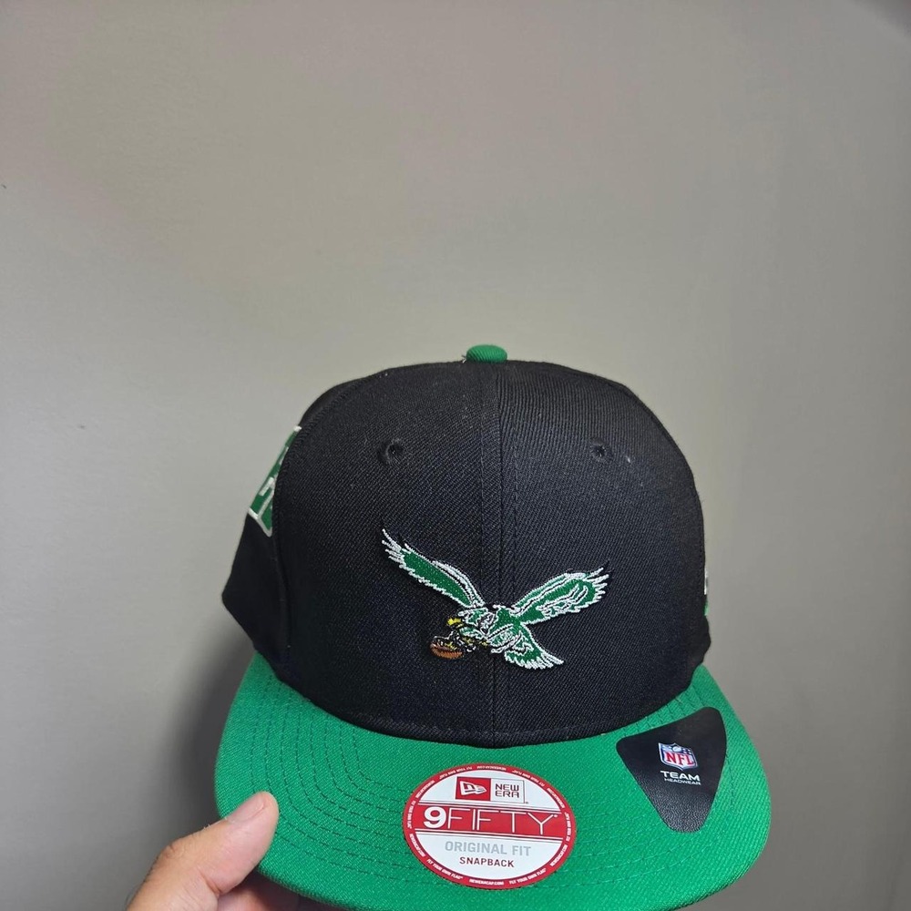 New Era Philadelphia Eagles 9FIFTY Snapback Cap with green eagle logo